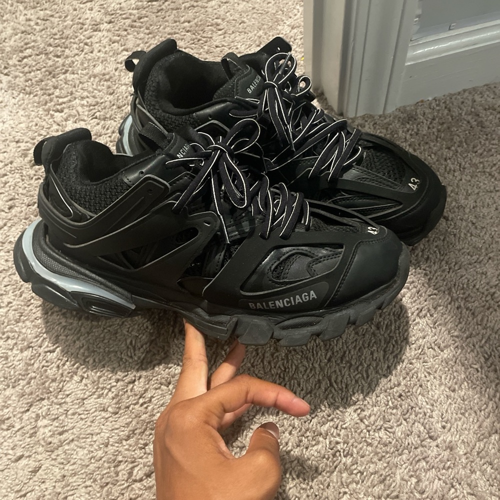 Balenciaga track led